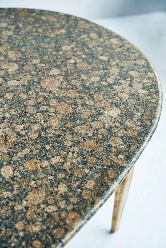 Natural Stone Baltic Brown Round Design Granite Table Top