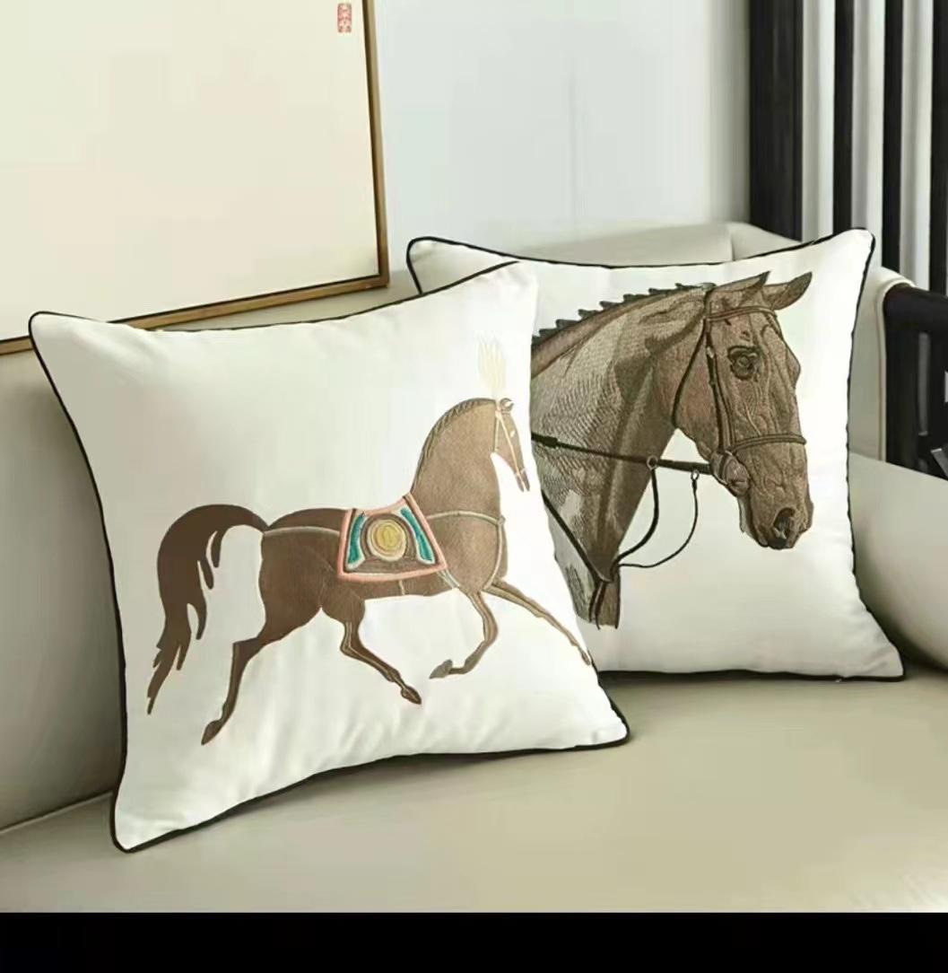 Custom Polyester Square Throw Pillow Case Decorative Pillowcase Luxury Sofa Christmas Velve