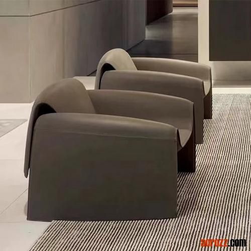 Le Club Chair Modern Design Fabric Lounge Apartment Sofa Chair Original Design Sofa 2 Seater in Vintage Leather Poliform