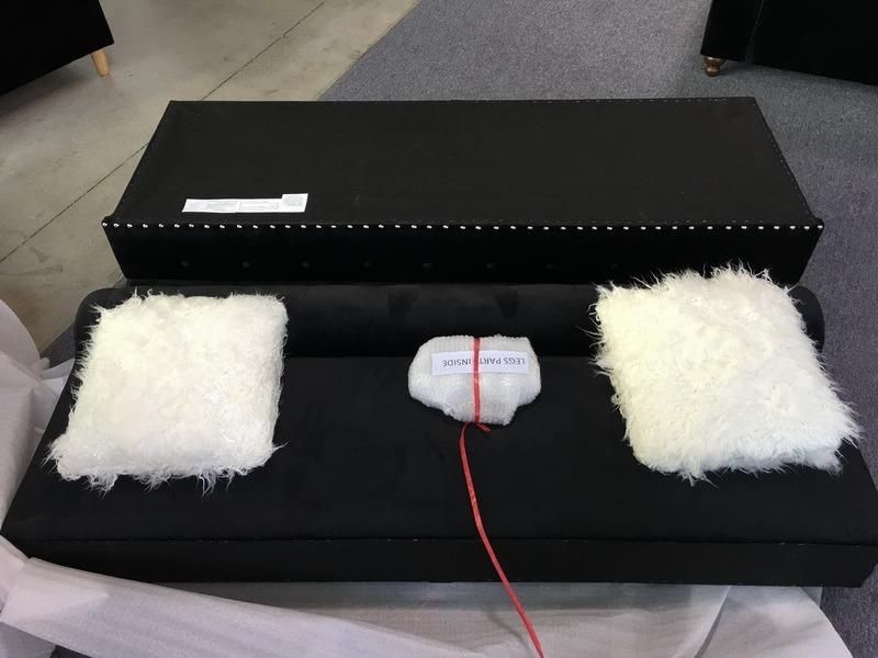 Velvet Fabric Sofa with Fur Pillow for Living Room Furniture
