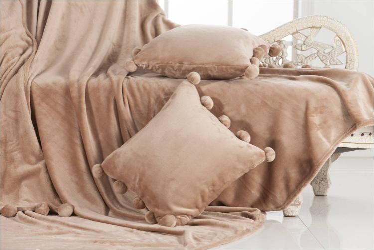 2020 Hot Style Popular Sofa Throws Pompom Flannel Blanket